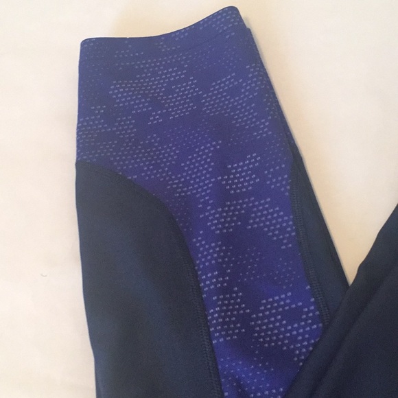 🆕 Under Armour navy/purple fitness Capri - Picture 2 of 3